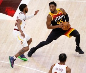 体育直播-轰出联盟最强进攻效率 米切尔就是爵士的火力答案