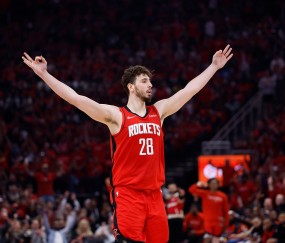 拉金谈国家队队友申京：他有点像约基奇 能带领我们拿欧锦赛奖牌